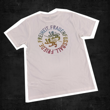 Laden Sie das Bild in den Galerie-Viewer, T-Shirt Friede. Freiheit. Frauenfussball.