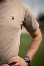 Laden Sie das Bild in den Galerie-Viewer, T-Shirt Beige mit FCW-Trikot-Stick
