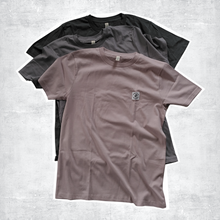 Laden Sie das Bild in den Galerie-Viewer, Organic T-Shirt mit FCW-Label
